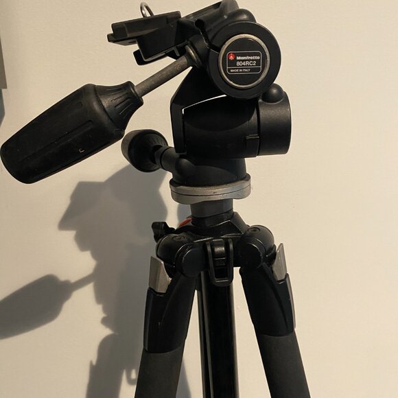 Manfrotto 190 Tripod - Picture 4 of 5